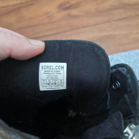 Brown and red sorel lace up boot - Picture 8 of 8